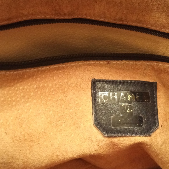 Purse Chanel, Large authentic???? - Picture 4 of 8